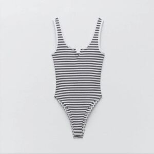 Zara Bundle Sleeveless Bodysuit + White & Pink Ribbed Tank Tops (2) Size Large